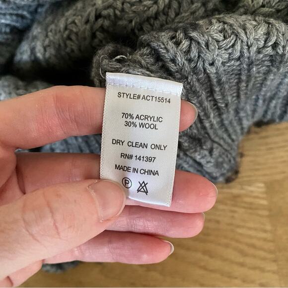 ASTR The Label - Cable Swirl Knit Sweater in Gray - Picture 3 of 4